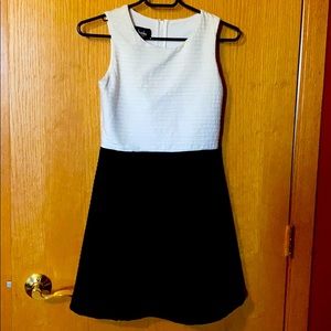 Teen Girls black & white dress